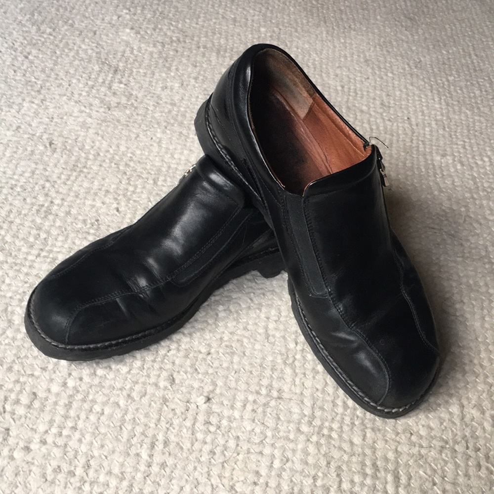 Women’s Donald J. Pliner shoe